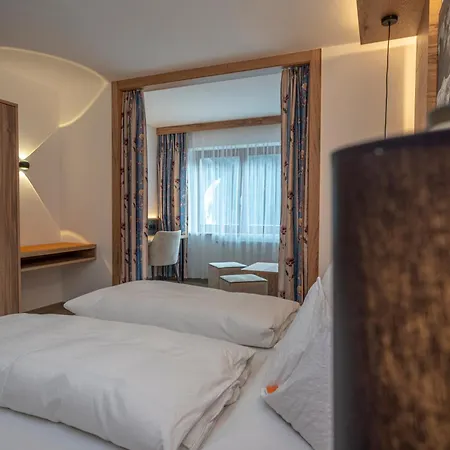 ペンション トロヤホーフ 3*