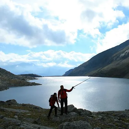 ゲストハウス ペンション トロヤホーフ