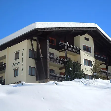 ペンション トロヤホーフ