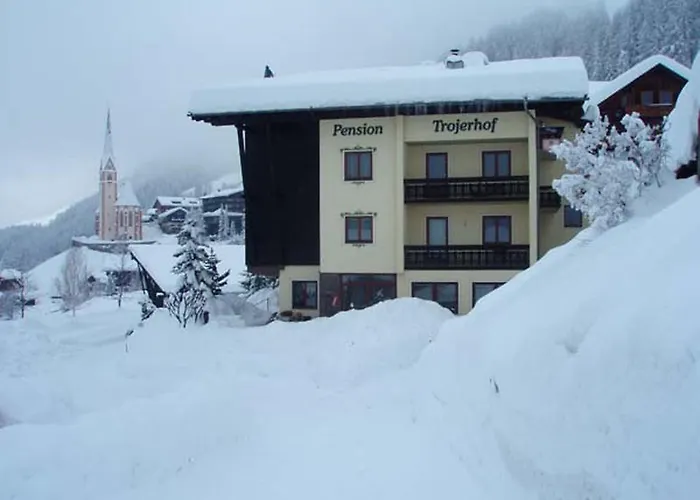 Guest house Trojerhof 3*